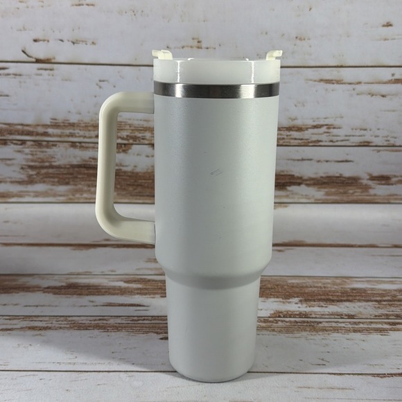 Stanley Adventure Quencher Travel Tumbler 40oz Gray & Cream – Used (No Straw) - Picture 2 of 5